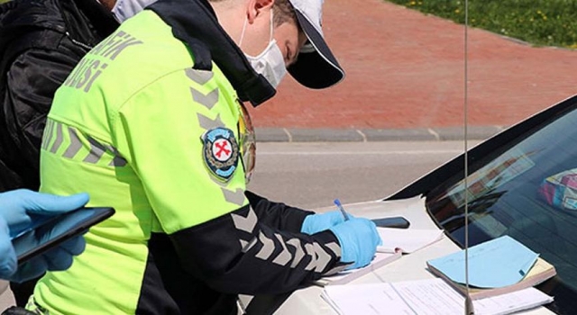 Aracınızda Sıvı Dezenfektan ve Maske Bulundurmak Artık Zorunlu