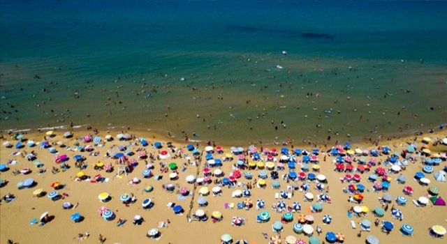 Koronavirüsün deniz ve havuz suyundan bulaşma ihtimali çok düşük