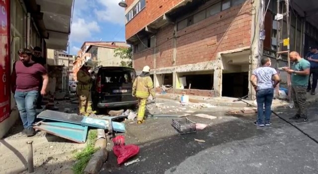 Beyoğlu'nda bir iş yerinde patlama meydana geldi, 5 kişi yaralandı