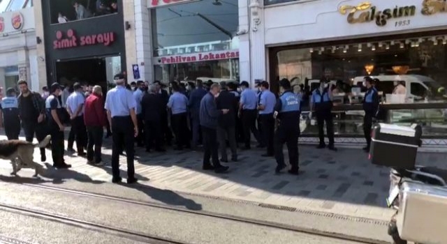 Maske stantları kaldırılan Beyoğlu Belediyesi ile kararı veren İBB'nin zabıta ekipleri birbirine girdi