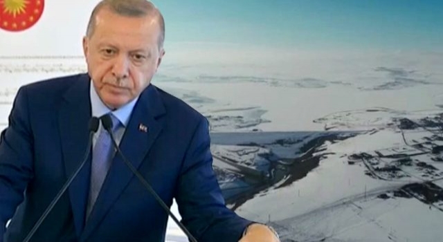 Reji ekrana yanlış görüntüyü verince Erdoğan'dan uyarı geldi: Şu anı gösterelim