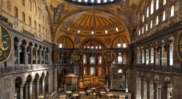 Ayasofya'daki mozaik ve freskler bir dakikada açılıp aynı sürede kapanan raylı sistem perde ile kapatılacak