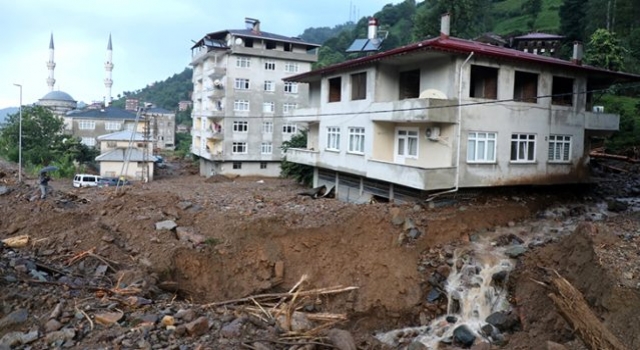 Rize'deki selde kaybolan kişinin cansız bedenine ulaşıldı