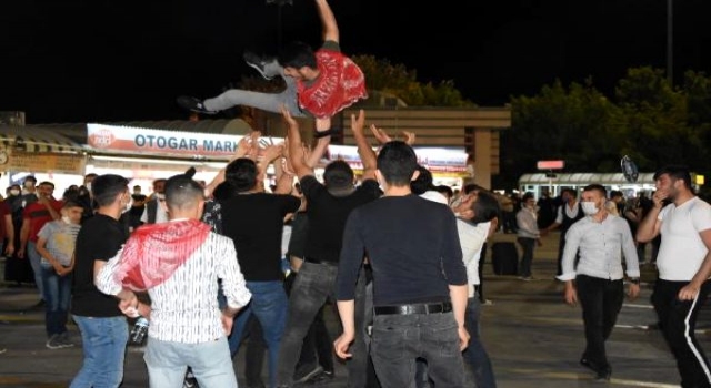 Yurdun dört bir yanında aynı görüntü! Yasak ve cezaya rağmen asker uğurlamadan vazgeçmiyorlar