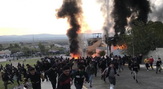 Irak Kürt Bölgesel Yönetimi'nde protestocular binaları ateşe verdi: 15 yaralı