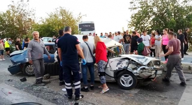 7 aracın karıştığı kazada ortalık savaş alanına döndü: 1 ölü, 8 yaralı