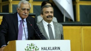 Ahmet Türk'ten Sırrı Süreyya Önder'e "Aracı" eleştirisi: Siyasette saklı kalması gerekenler vardır