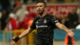 Beşiktaş'ın henüz sözleşme teklif etmediği Gökhan Gönül'den serzeniş: F.Bahçe'deki dönemi yaşıyorum