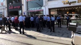 Maske stantları kaldırılan Beyoğlu Belediyesi ile kararı veren İBB'nin zabıta ekipleri birbirine girdi