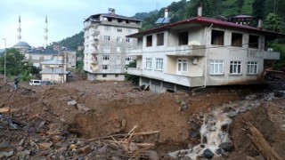 Rize'deki selde kaybolan kişinin cansız bedenine ulaşıldı