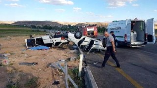 Kayseri'de iki otomobil kafa kafaya çarpıştı: 1 ölü, 9 yaralı