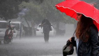 Meteoroloji'den peş peşe uyarılar! 6 kentimizde kuvvetli yağış, 4 bölgede de fırtına bekleniyor