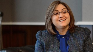 Fatma Şahin, öğrencilik yıllarında verdiği mücadeleyi anlattı: Müdürün odasında 40 dakika ağladım